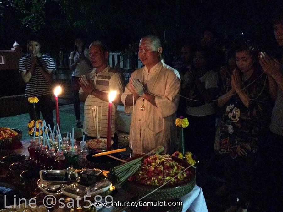 รูปที่ 5 — ภาพปลุกเสกกุมารสี่หน้าเก้าตา อาจารย์สุบิน วันที่ 8 ก.ค. 57
