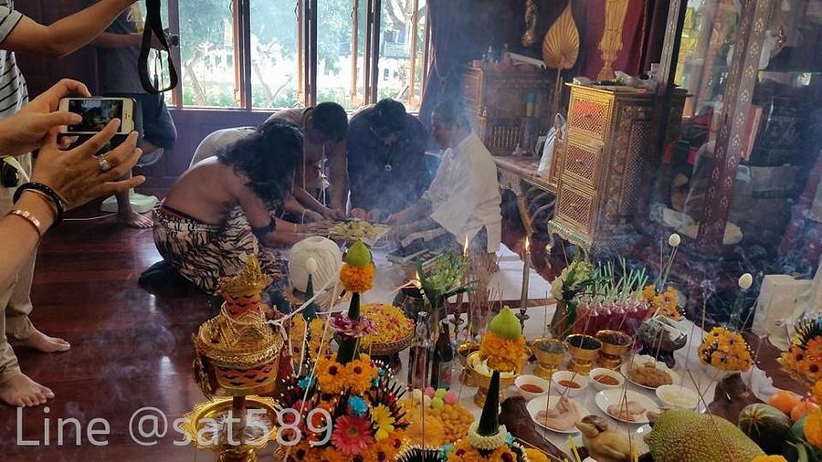 รูปที่ 6 — พิธีเปลี่ยนขันธ์ครูของอาจารย์สุบิน นะหน้าทอง