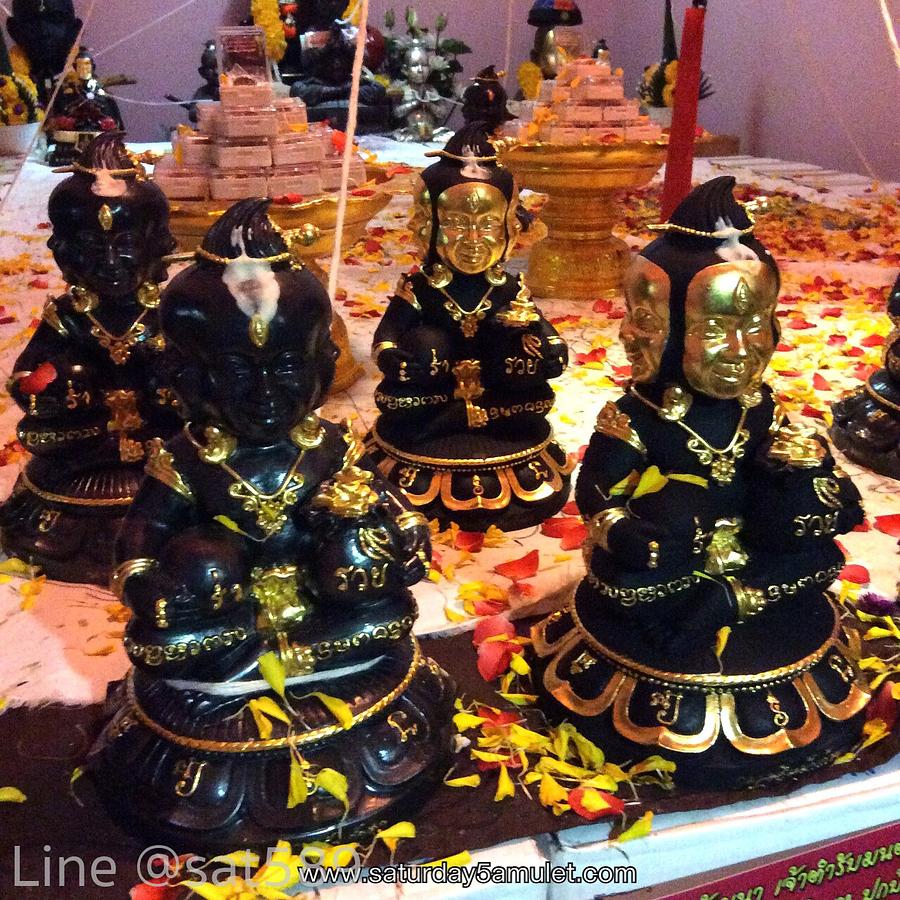 รูปที่ 12 — ภาพปลุกเสกกุมารสี่หน้าเก้าตา อาจารย์สุบิน วันที่ 8 ก.ค. 57