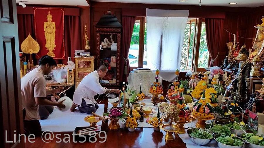 รูปที่ 2 — พิธีเปลี่ยนขันธ์ครูของอาจารย์สุบิน นะหน้าทอง