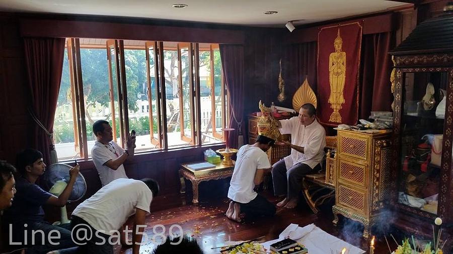 รูปที่ 14 — พิธีเปลี่ยนขันธ์ครูของอาจารย์สุบิน นะหน้าทอง