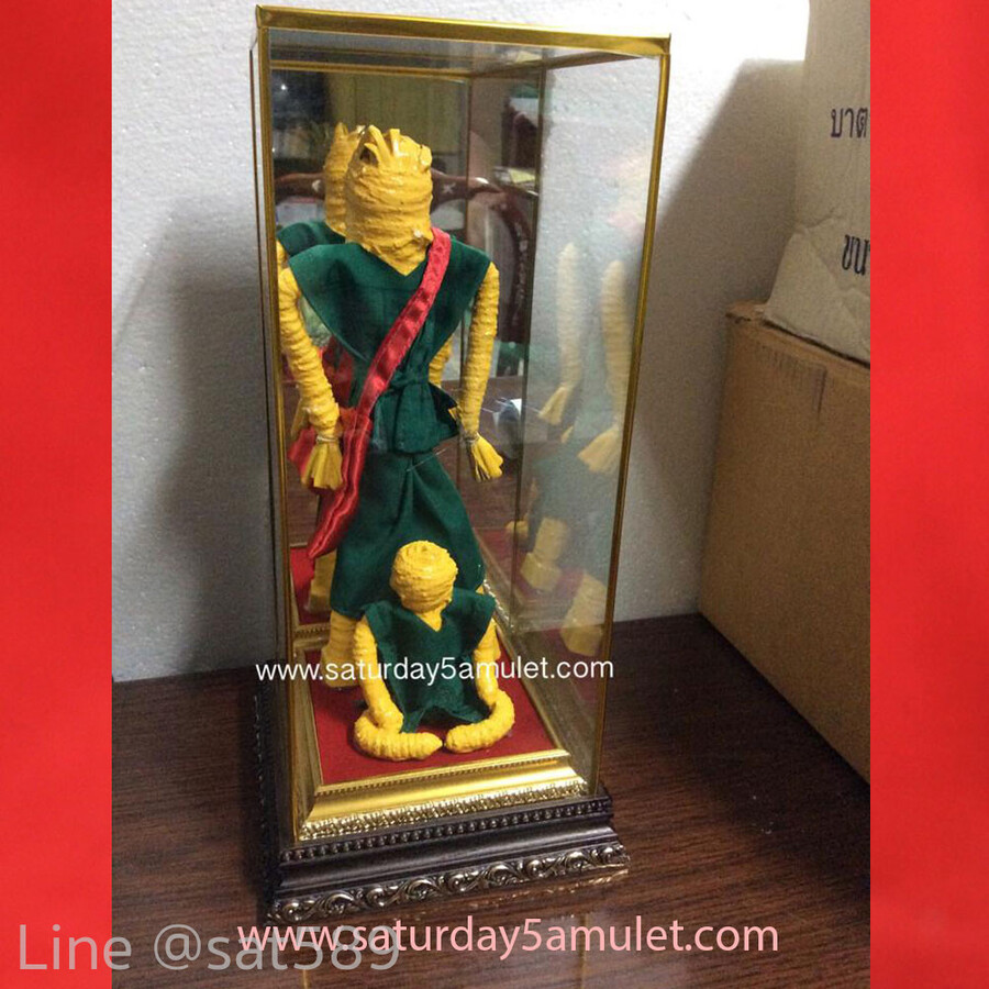 หุ่นพยนต์พ่อขุน วัดลาดชะโด จ.อยุธยา