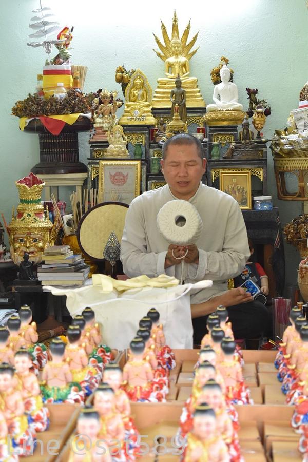 รูปที่ 11 — อาจารย์บอย ปลุกเสก กุมารบันดาลทรัพย์​ ปี2562