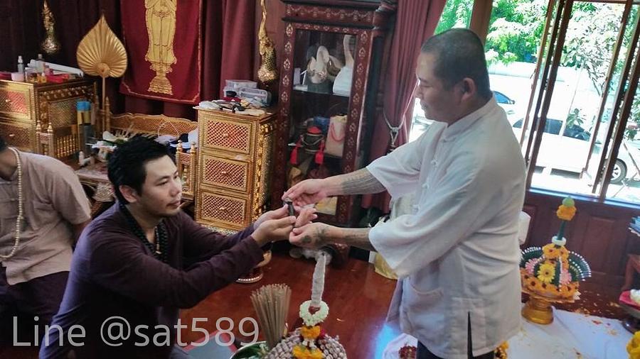 รูปที่ 22 — พิธีเปลี่ยนขันธ์ครูของอาจารย์สุบิน นะหน้าทอง