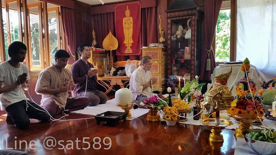 รูปที่ 5 — พิธีเปลี่ยนขันธ์ครูของอาจารย์สุบิน นะหน้าทอง