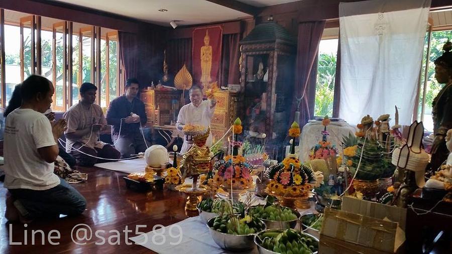 รูปที่ 9 — พิธีเปลี่ยนขันธ์ครูของอาจารย์สุบิน นะหน้าทอง